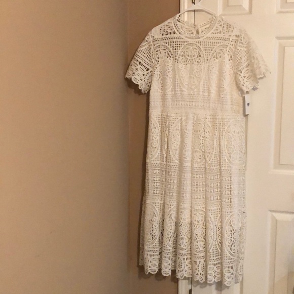 White lace dress - Picture 1 of 5